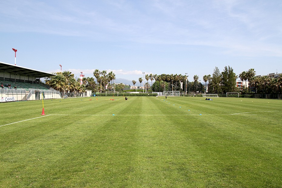 Cannes, nuovo prato per lo Stade des Mûriers III