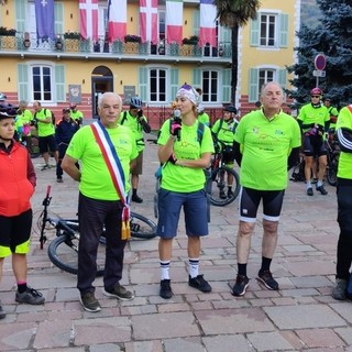 Il sindaco di Tenda Jean Pierre Vassallo accoglie i partecipanti