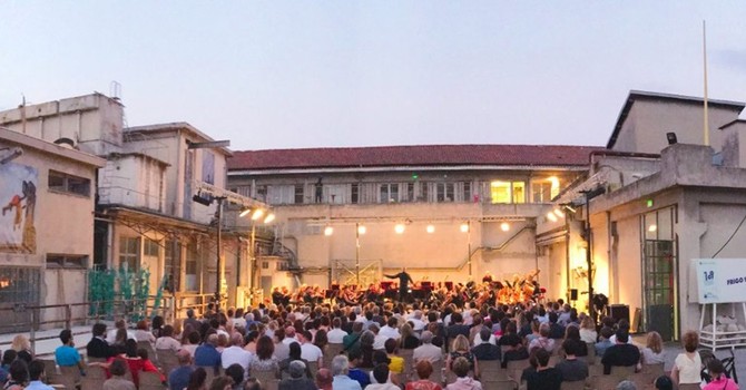 Il cortile esterno della salle frigo 16 del 109 a Nizza