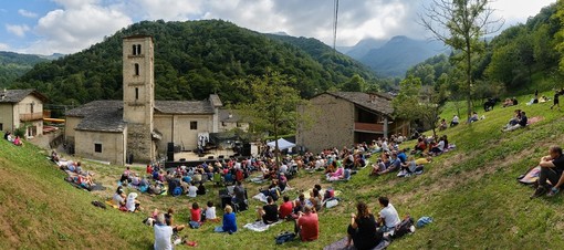 La voce di Tosca per il gran finale del Roumiage a Coumboscuro [VIDEO]