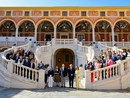 Gli ospiti sulle scale di Palazzo Grimaldi