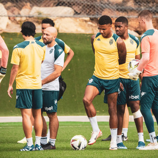 La squadra durante un allenamento sul campo di La Turbie (Foto AS Monaco)