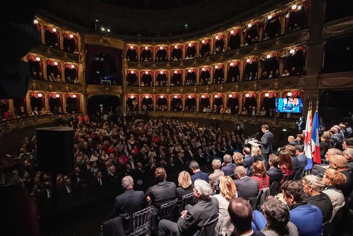 Cerimonia degli auguri da parte di Estrosi all'Opéra