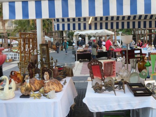 Tanti oggetti, tante curiosità: i marché à la brocante in Costa Azzurra