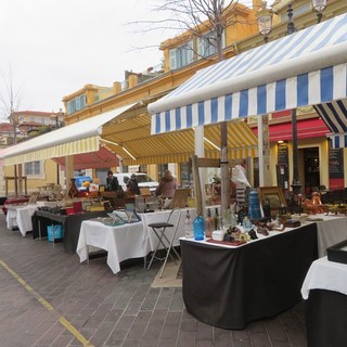 Tanti oggetti, tante curiosità: i marché à la brocante in Costa Azzurra