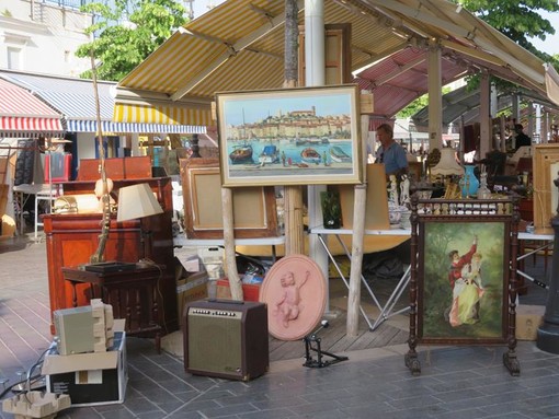 Tanti oggetti, tante curiosità: i marché à la brocante in Costa Azzurra