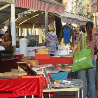 Tanti oggetti, tante curiosità: i marché à la brocante in Costa Azzurra