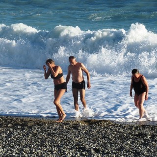 Sconsigliata la balneazione a Nizza fino quasi a Natale