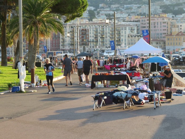 Tanti oggetti, tante curiosità: i marché à la brocante in Costa Azzurra