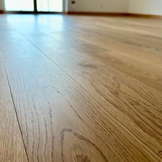 Benza srl amplia la sua offerta: arriva il parquet per interni che affianca il decking per esterni