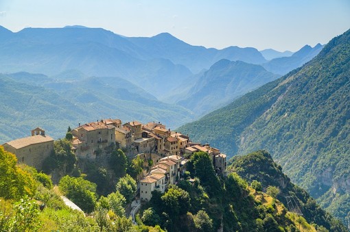 Panorami di località del Dipartimento delle Alpi Marittime