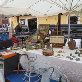 Tanti oggetti, tante curiosità: i marché à la brocante in Costa Azzurra