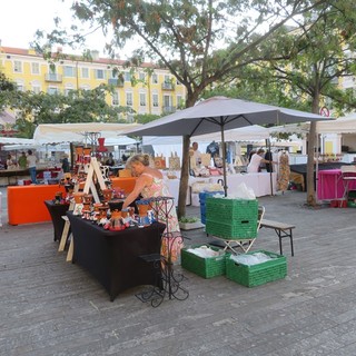 Tanti oggetti, tante curiosità: i marché à la brocante in Costa Azzurra