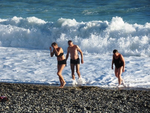 Sconsigliata la balneazione a Nizza fino quasi a Natale