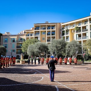 La cerimonia di consegna dei caschi (Foto: Frédéric Nebinger)