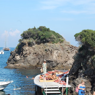 Vacanze italiane per SAR la Principessa Carolina fotografata ad Ischia