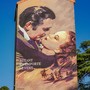 Murale di una delle scene del celeberrimo film “Via col vento” con il bacio tra Vivien Leigh e Clark Gable  @mairie de Cannes