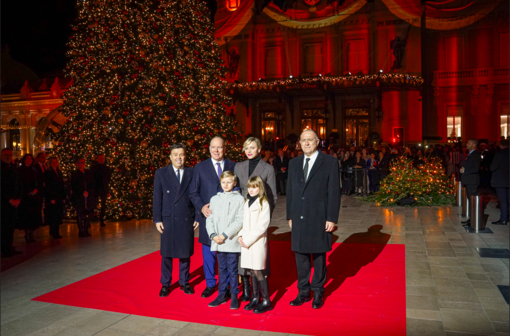 La Famiglia Principesca il giorno dell'accensione delle luci su Palce du Casino