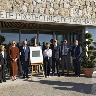 I Principi di Monaco con le autorità francesi all'inaugurazione di Peille