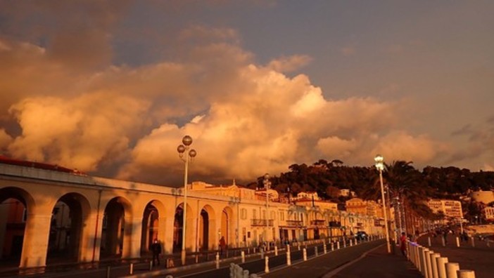 Quai des Etats Unis, Nizza - Fotografia di Ghjuvan Pasquale (foto d'archivio)