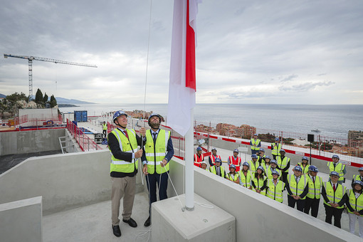 Nuovo Centro Ospedaliero Pincesse Grace, issata la bandiera sul tetto