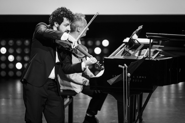 Jean-Marie Cottet (piano) e Hugo Meder (violino) © Alice Blangero