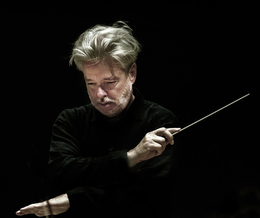 Il maestro Jukka Pekka (Foto Felix Broede)