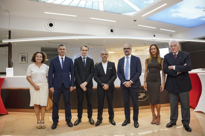 Rémy Rolland e le altre autorità in visita a la Poste Monte-Carlo (Foto: Manuel Vitali Direction de la Communication)