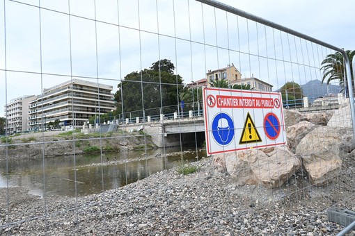 Mentone, via al lavori di bonifica del tratto coperto del torrente Borrigo