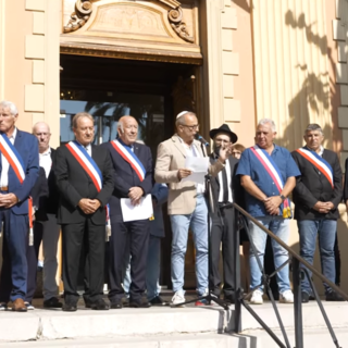 Le autorità alla commemorazione dell'attacco di Hamas (Foto Ville de Menton)