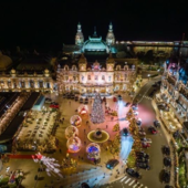 Piazza del Casino addobbata a festa per il Natale 2023