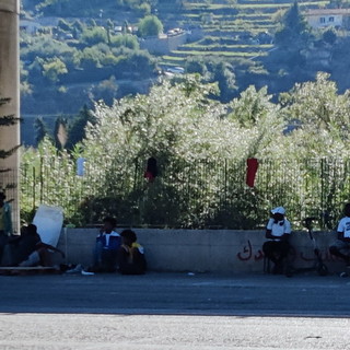 Migranti al confine e Lampedusa al collasso: a Mentone sorgerà un centro di accoglienza per 200 profughi