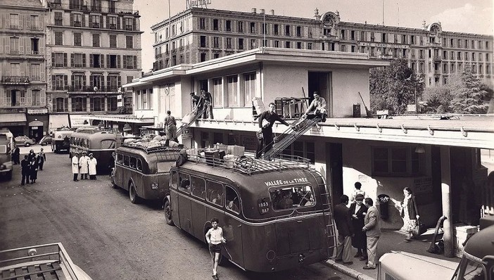 Illustration- Gare des autobus, esplanade du Paillon vers 1950. Collection Gilletta