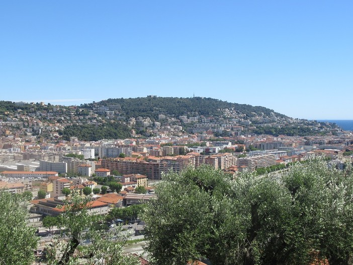 Gli splendori della Nizza sabauda, riflesso dei trionfi dei Savoia