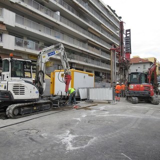 Nizza il cantiere dove si é aperta la voragine in Rue de France