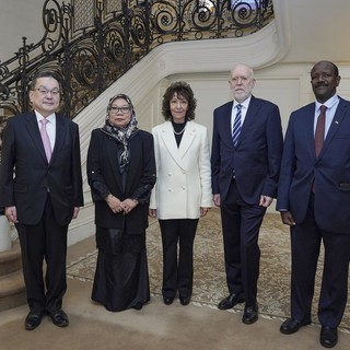 I nuovi ambasciatori accreditati nel Principato con la direttrice delle Relazioni Diplomatiche e Consolari Marie-Catherine Caruso-Ravera (Foto: Manuel Vitali)