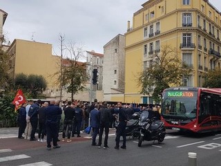 Ottobre. Nizza, finalmente circolano i bus ad alta capacità