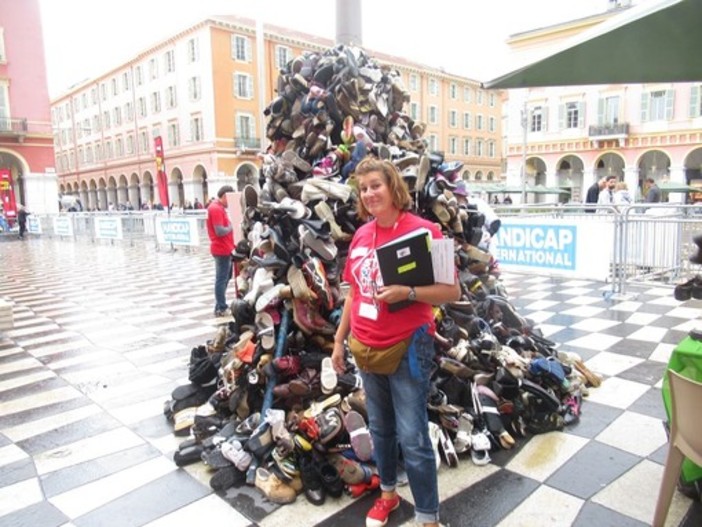 Pyramide de chaussures a Nizza