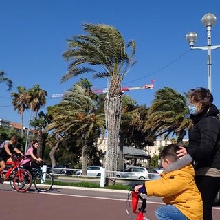 Promenade des Anglais a Nizza (fotografia di Ghjuvan Pasquale)