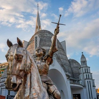 La statua dedicata a Jeanne d'Arc a Nizza