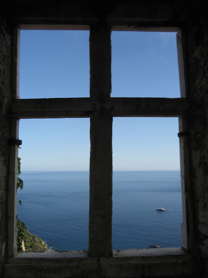 Dal vecchio villaggio di Roquebrune si gode di una delle viste più spettacolari della Costa Azzurra