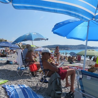 Posto di soccorso su una spiaggia di Nizza