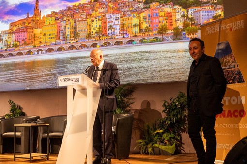 L'intervento del sindaco Yves Juhel (Foto Ville de Menton)