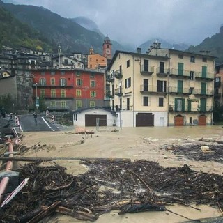 Immagini della Tempête Aline: a Tenda il passaggio provvisorio sulla Roya è stato allagato. Nelle altre immagini Saint Martin Vésubie e Nizza