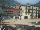 Immagini della Tempête Aline: a Tenda il passaggio provvisorio sulla Roya è stato allagato. Nelle altre immagini Saint Martin Vésubie e Nizza