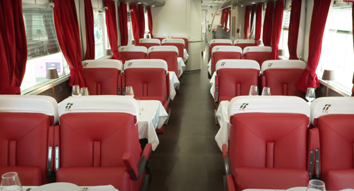 Una carrozza del treno turistico in servizio tra Milano e Nizza