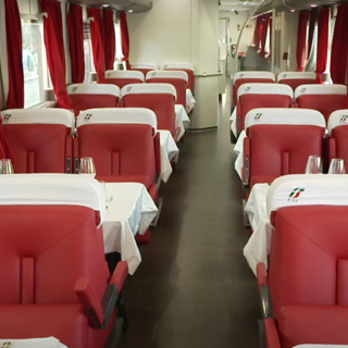 Una carrozza del treno turistico in servizio tra Milano e Nizza