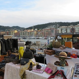 Vide grenier al porto di Nizza