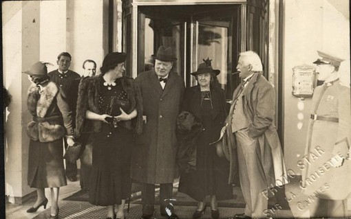 Winston Churchill et Lloyd Georges à Cannes pour la conférence de la paix, janvier 1922 (c) MDC