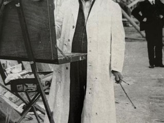 Winston Churchill peignant sur le port de Cannes, 1937 (c) Mairie de Cannes